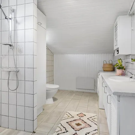 Amazing In With Kitchen بيت للعطل Snedsted